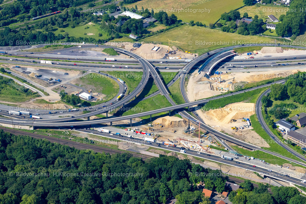 Luftbild Duisburg-4512 | Luftbildfotografie und Luftbilder Baustelle an der Verkehrsführung am Autobahnkreuz der BAB A40 - 3 " Kreuz Kaiserberg " in Duisburg im Bundesland Nordrhein-Westfalen, Deutschland - Realisiert mit Pictrs.com