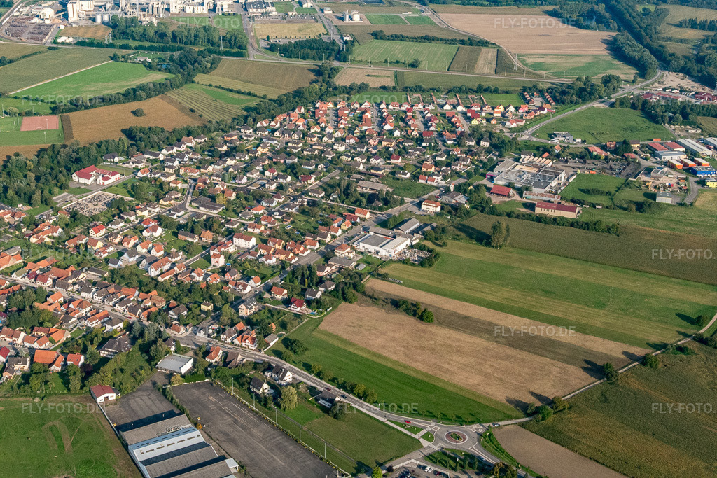 Luftbild: Rte du Rhin in Beinheim im Bundesland Bas-Rhin in Frankreich. – Foto: P1000897.jpg vom 15.09.2014 durch Werner Riehm/FLY-FOTO.de – Auflösung des Originals: 5472 x 3648 px