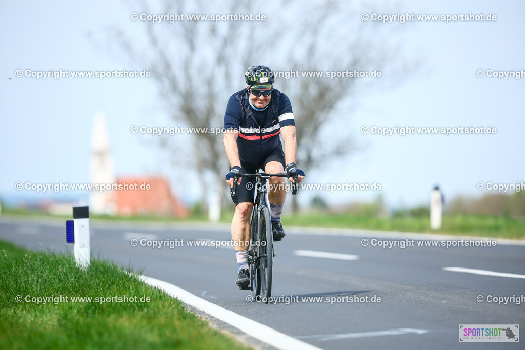 368_TRA57513 | Neusiedlersee Radmarathon 2026@sportshot_your_pictrs #yourpictures#roadtowm2029 #nrm #neusiedlerseeradmarathon #neusiedlersee #neusiedlerseetourismus #burgenland #mörbisch #nrm26 #burgenlandtourismus #voglundco #poweredbyburgenlandtourismus #radsport #rad #marathon #ucigranfondo #visitburgenland #ucigranfondoworldseries