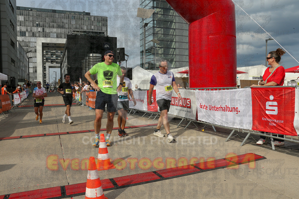 250920_1526_EX1_9405 | Sportfotografie im Rhein-Sieg Kreis, Köln, Bonn, NRW, Rheinland Pfalz, Hessen, etc. Unser Tätigkeitsfeld umfasst den Laufsport vom Volkslauf über den Marathon, Duathlon, Triathon bis zum Ultralauf wie Kölnpfad Ultra oder Schindertrail.