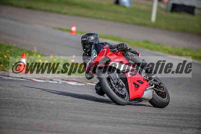 pubi7413 | Professionelle Fotos von Sportveranstaltungen, aber auch Hochzeiten und anderen Events. - Realisiert mit Pictrs.com