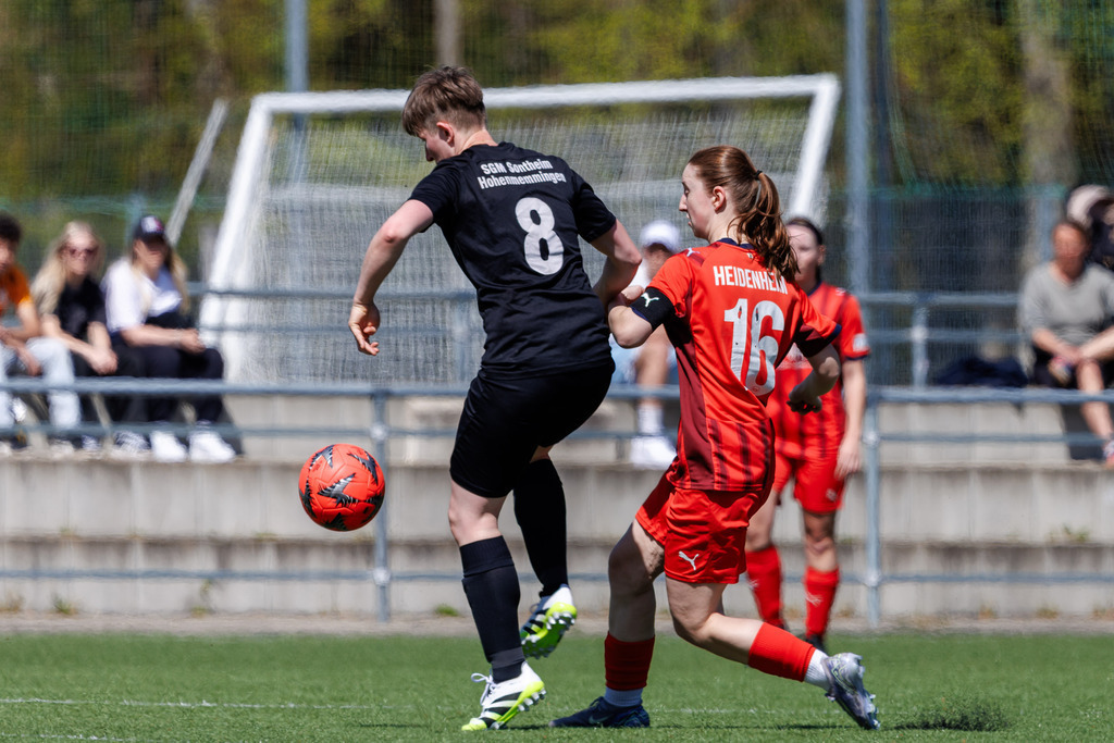 20260426-FCH-Hohenmemmingen_057 | 1.FC Heidenheim 1846 II vs. SGM Hohenmemmingen/Sontheim, Fußball, Frauen, Bezirksliga Meisterrunde, 2025/2026, 1. Spieltag, 26.04.2026 in Heidenheim, Kunstrasen b. Voith-Arena West(Foto: Michael Bulling) - Realisiert mit Pictrs.com