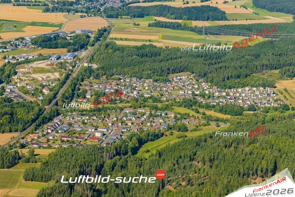 Luftaufnahme von Marktleuthen - Die Luftaufnahme wurde 2025 vom UL-Flugzeug heraus erstellt ( keine Drohne ) - Hochauflösende Luftaufnahme - für professionelle Ausdrucke geeignet. Die Geschenkidee !Mit Lizenz und Bildrechte bestellbar