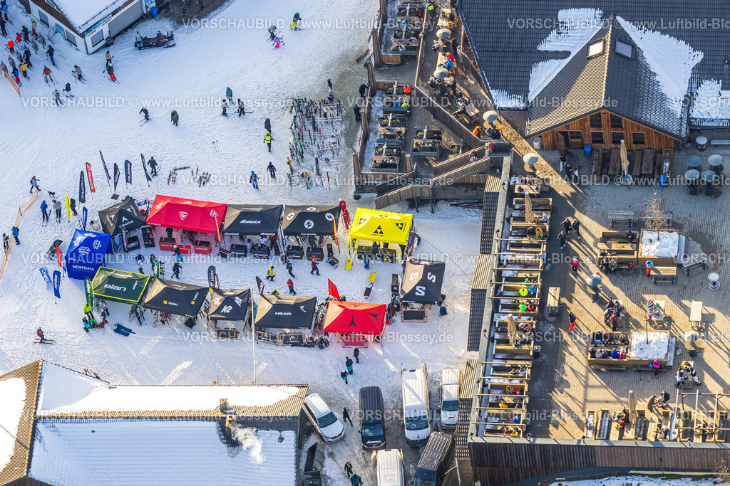 Winterberg260105024-2 | Luftbild, Restaurant Bei Möppi, am Skiliftkarussell Winterberg P7, Außengastronomie mit Sonnenschirmen, Winterberg, Sauerland, Nordrhein-Westfalen, Deutschland