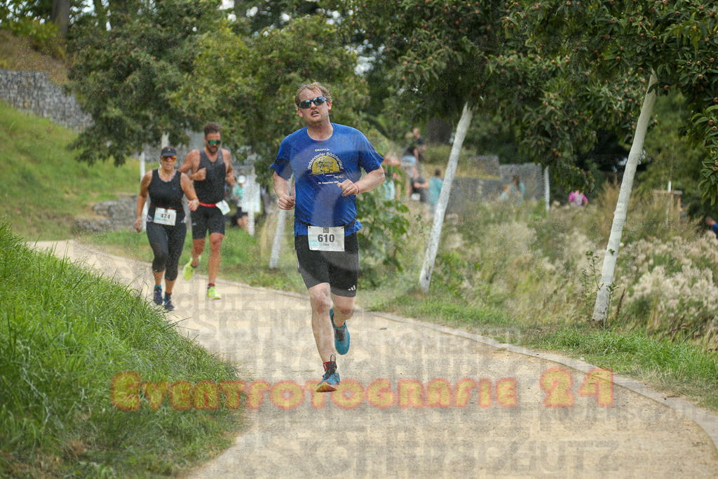 250824_1421_EX1_5916 | Sportfotografie im Rhein-Sieg Kreis, Köln, Bonn, NRW, Rheinland Pfalz, Hessen, etc. Unser Tätigkeitsfeld umfasst den Laufsport vom Volkslauf über den Marathon, Duathlon, Triathon bis zum Ultralauf wie Kölnpfad Ultra oder Schindertrail.