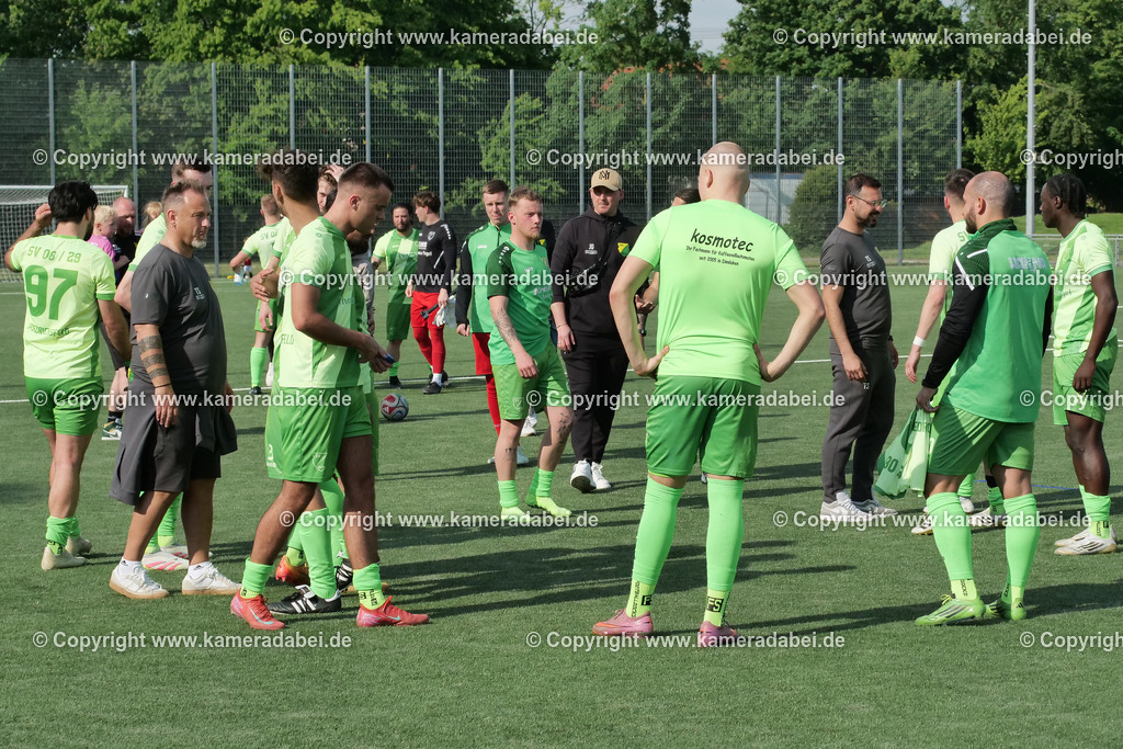 Fußball : Bezirksliga : SV 08/29 Friedrichsfeld - Borusia Veen am 10.05.2026 in Voerde Friedrichsfeld | Fußball : Bezirksliga : SV 08/29 Friedrichsfeld - Borusia Veen am 10.05.2026 in Voerde Friedrichsfeld - Realisiert mit Pictrs.com