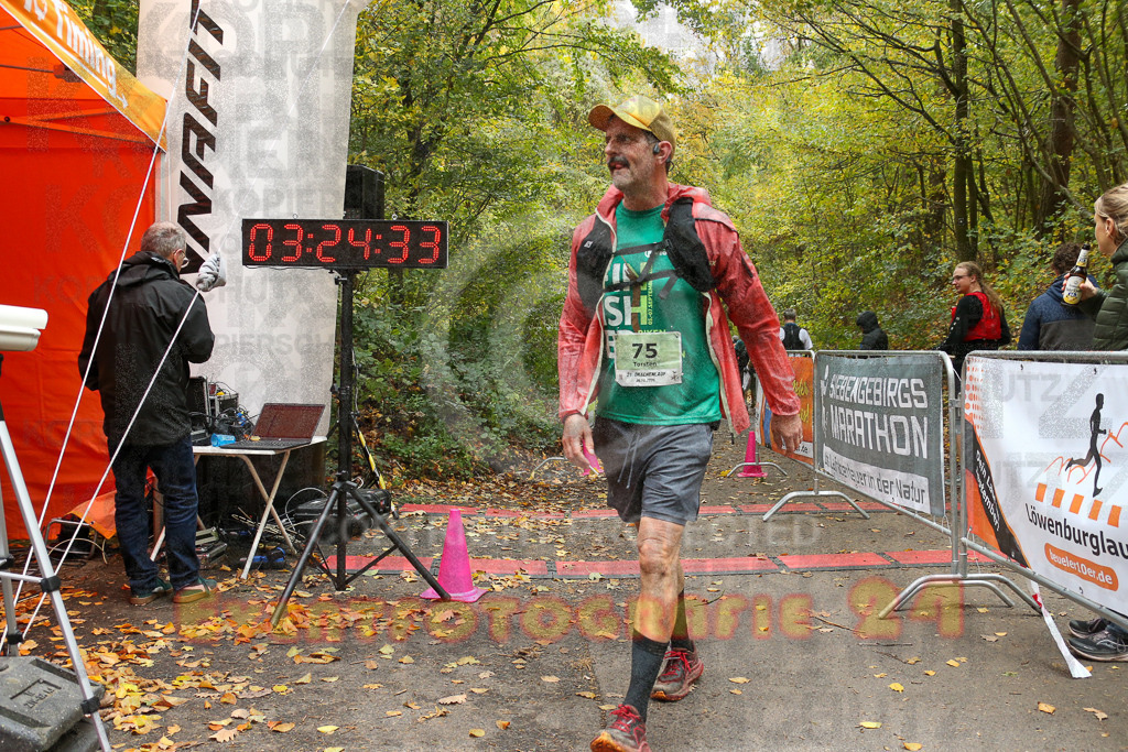 251026_1326_EX1_3470 | Sportfotografie im Rhein-Sieg Kreis, Köln, Bonn, NRW, Rheinland Pfalz, Hessen, etc. Unser Tätigkeitsfeld umfasst den Laufsport vom Volkslauf über den Marathon, Duathlon, Triathon bis zum Ultralauf wie Kölnpfad Ultra oder Schindertrail.