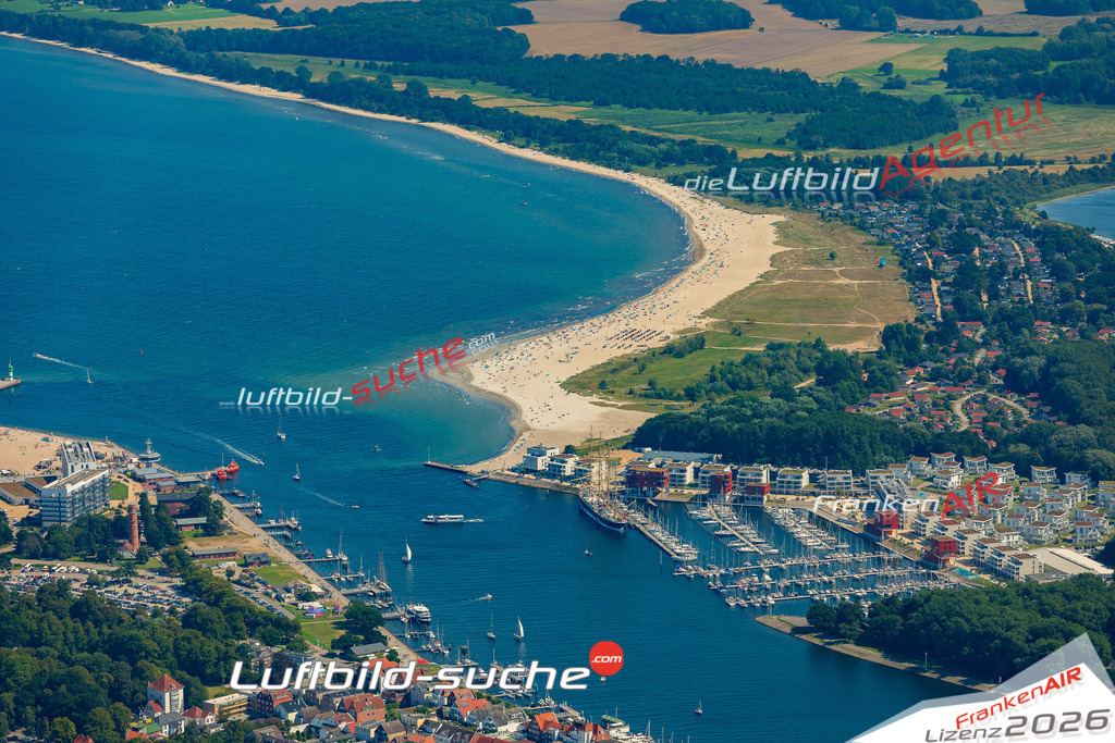 Schrägluftbild  Travemünde  Lübeck - Das Luftbild wurde 2025 vom UL-Flugzeug heraus erstellt (ohne Drohne- keine Drohnenaufnahme ) - Hochauflösende Luftaufnahme -Nicht vergleichbar mit Google Maps oder Satelittenbilder- Die Geschenkidee !Mit Lizenz und Bildrechte bestellbar