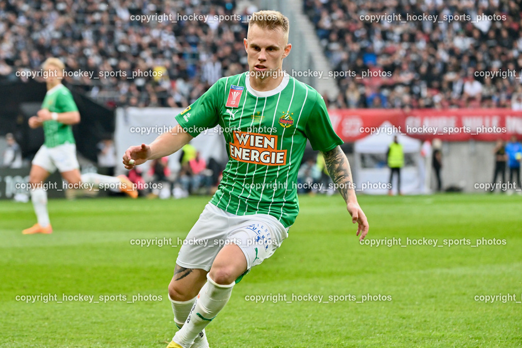SK Puntigamer Sturm vs. SK Rapid Wien Siegerehrung, Impressionen | #22 Isak Alexander Jansson SK Rapid, SK Puntigamer Sturm vs. SK Rapid Wien Siegerehrung, Impressionen, SK Puntigamer Sturm vs. SK Rapid Wien Siegerehrung, Impressionen am 01.05.2024 in Klagenfurt (Wörthersee Stadion ), Austria, (Photo by Bernd Stefan)