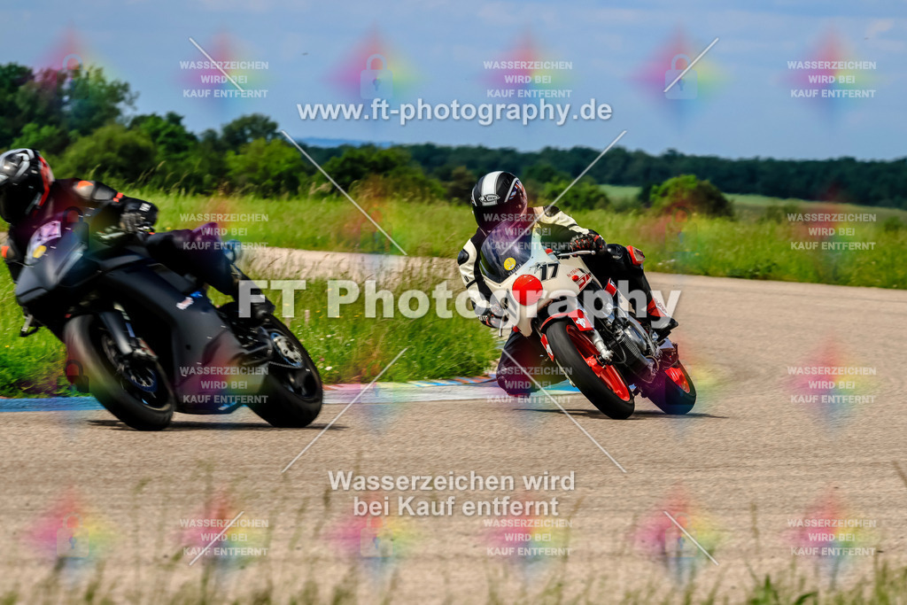 MotoTeam-1053 | Hier findet Ihr Bilder von Touristenfahrten auf der Nürburgring Nordschleife oder von anderen Veranstaltungen die ich besucht habe. Viel Spass beim Durch Schauen 