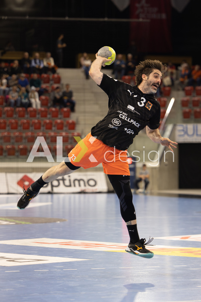 Handballen I Herren I Saison 2025-2026 I Quickline Handball League 2026 | Men I 18. Spieltag I Pfade Winterthur - Kadetten Schaffhausen I 20.12.2025 | 13 Juan Castro Alvarez (Kadetten Schaffhausen) - Rückraum mitte - Realisiert mit Pictrs.com