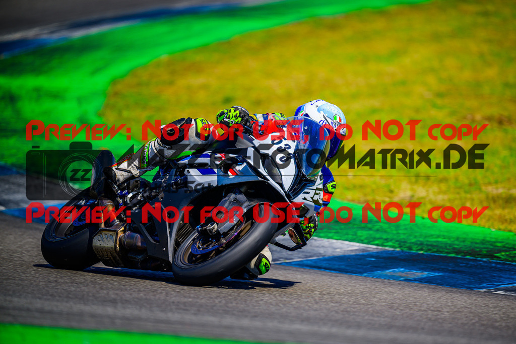 MaZZes_FotoMatrix_240520_6007705_5891 | WEISS