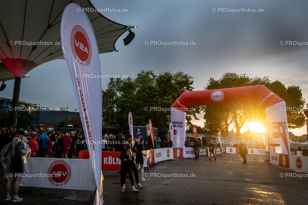 23. ASV Nachtlauf; Koeln, 13.05.26 | Impressionen vom 23. ASV Nachtlauf am 13.05.26 am Tanzbrunnen in Koeln. Foto: BEAUTIFUL SPORTS/Axel Kohring