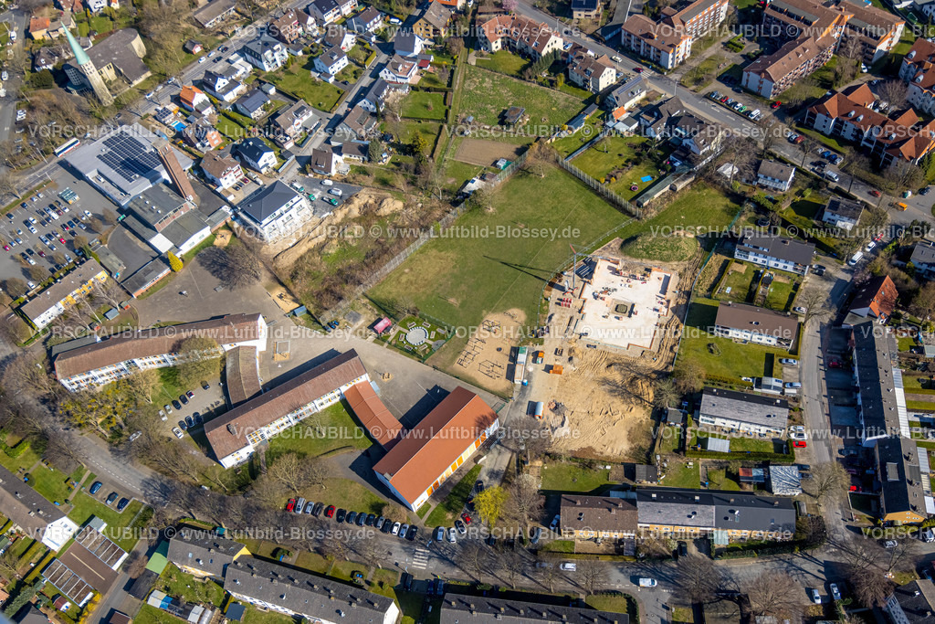 Werl220301244 | Luftbild, Baustelle mit Neubau eines Kindergartens neben der kath. Grundschule Norbertschule, Werl, Soester Börde, Nordrhein-Westfalen, Deutschland