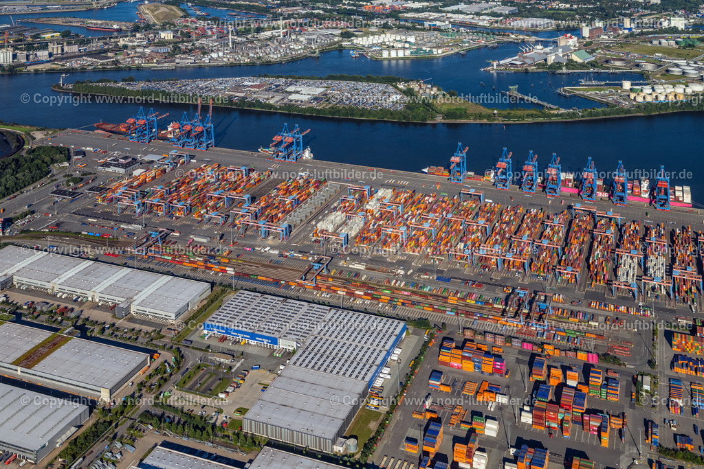 Hamburg_Altenwerder_Hafen_ELS_5121040923 | HAMBURG 21.08.2023 Containerterminal HHLA Container Terminal Altenwerder (CTA) am Ufer der Elbe im Stadtteil Altenwerder in Hamburg. // Container Terminal HHLA Container Terminal Altenwerder (CTA) on the Elbe riverbank in the Altenwerder part of Hamburg in Germany. Foto: Martin Elsen