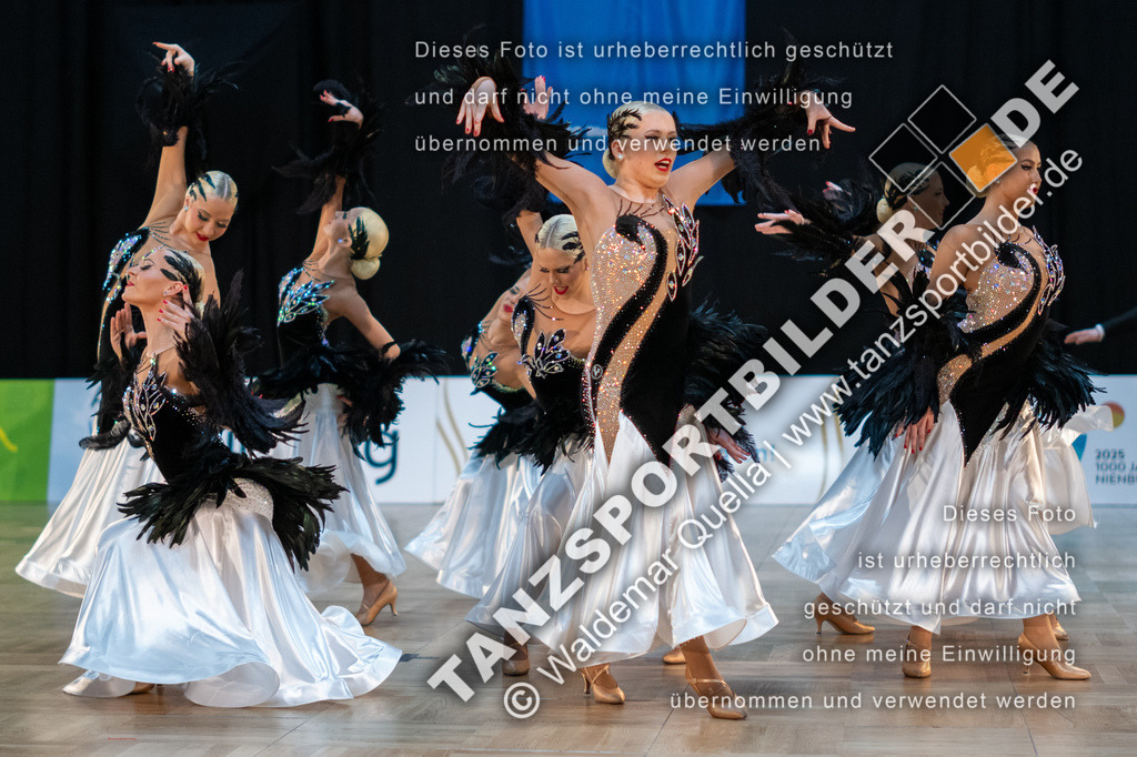20250118-11662 | Hier finden Sie Tanz Bilder vom Latein und Standard Formationen tanzen. Sportbilder vom Tanzsport. Schöne Fotos und von Weltmeisterschaft, Europameisterschaft, Bundesliga, Regionalliga, Oberliga und Landesliga sowie von GOC Stuttgart, DanceComp, WM Bremen