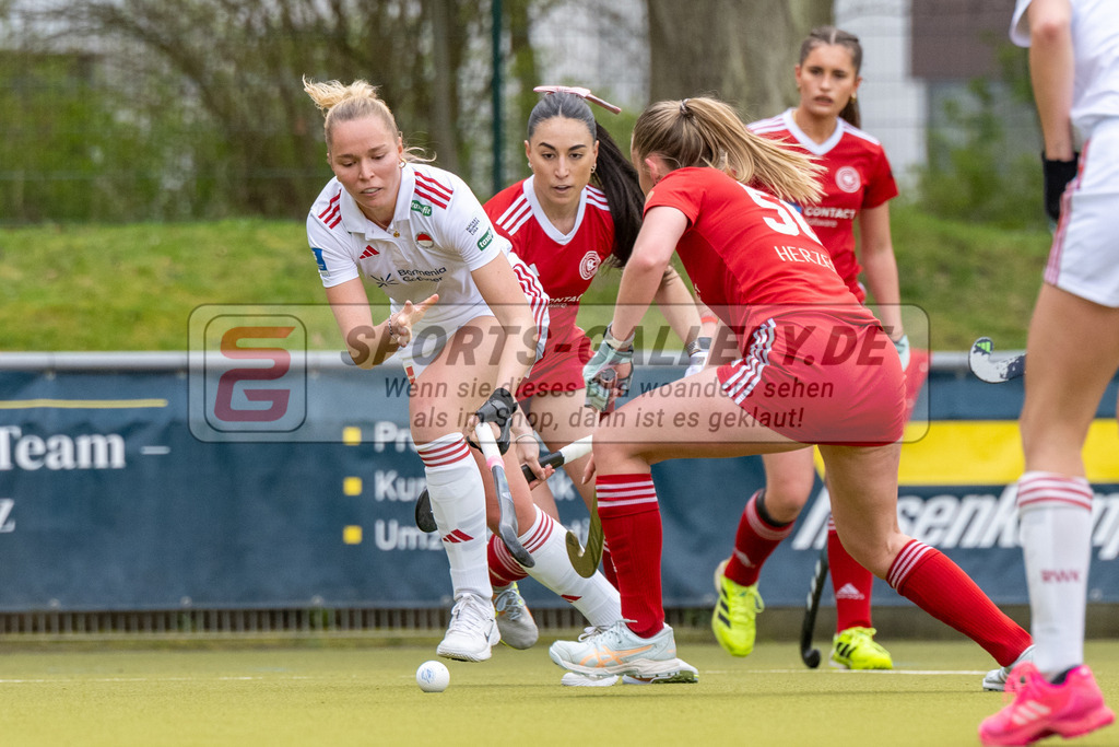 SFE_20260321_0032 | Köln, Deutschland, 21.03.26: Feldhockey 1. Bundesliga Damen zwischen Rot-Weiss Köln - Bremer HC im REWE Sportpark am 21.03.2026 in Köln, Deutschland. (Foto von Stephan Fehrmann)Köln, Germany, 21.03.26: Feldhockey 1. Bundesliga Damen between Rot-Weiss Köln - Bremer HC in REWE Sportpark at 21.03.2026 in Köln, Deutschland. (Foto from Stephan Fehrmann)