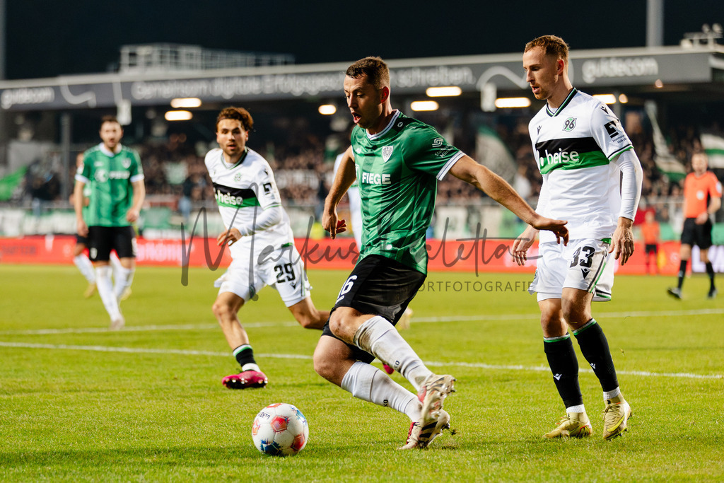 2. Bundesliga, Saison 2025/26, 15. Spieltag: SC Preußen Münster - Hannover 96 | Münster, 05.12.2025: 2. Bundesliga, 15. Spieltag, SC Preußen Münster gegen Hannover 96 im LVM-Preußenstadion in Münster. Foto: sportfotografie.ms | Markus Paletta - Realisiert mit Pictrs.com