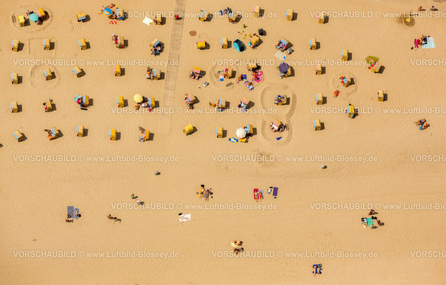 Luebeck15069438Travemuende | Sandstrand von Travemünde an der Ostsee, Ostseestrand, Strandkörbe, Badestrand, Brodtener Ufer vor dem A-ROSA Hotel, Travemünde,  Lübeck, Lübecker Bucht, Hansestadt, Schleswig-Holstein, Deutschland