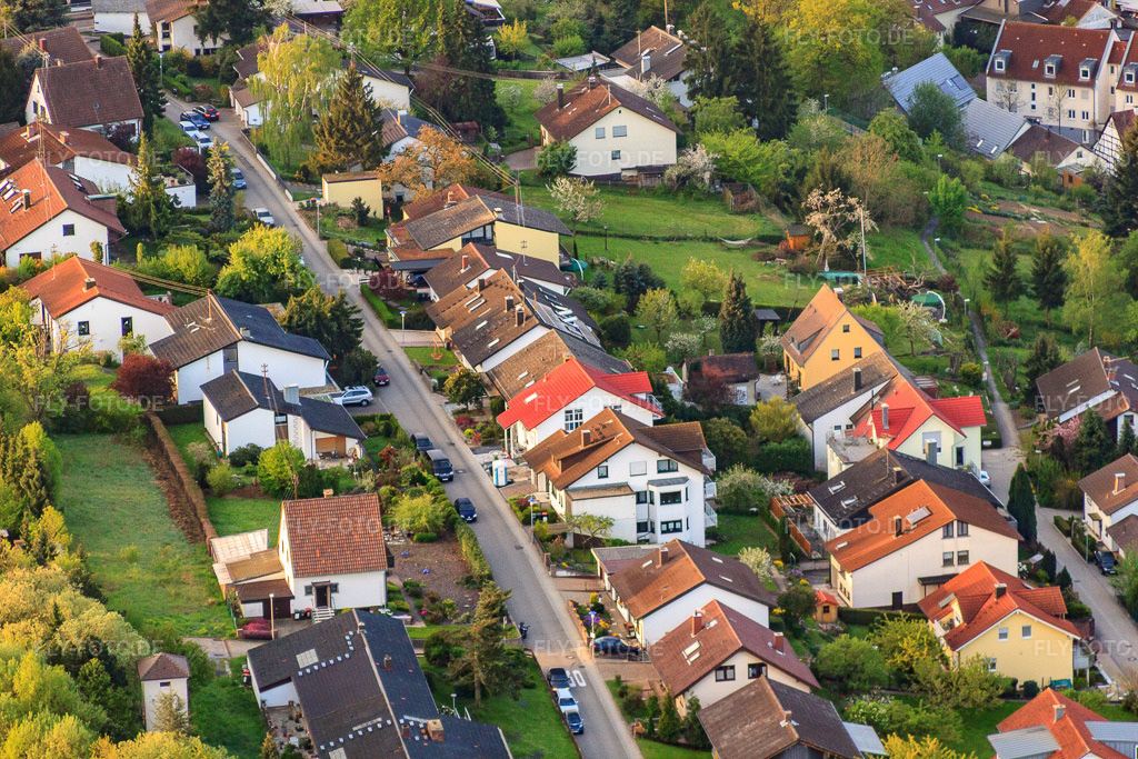 Luftbild: Ortsansicht im Ortsteil Grünwettersbach in Karlsruhe im Bundesland Baden-Württemberg in Deutschland. Foto: IMG_26410.jpg vom 28.04.2010 durch Werner Riehm/FLY-FOTO.de