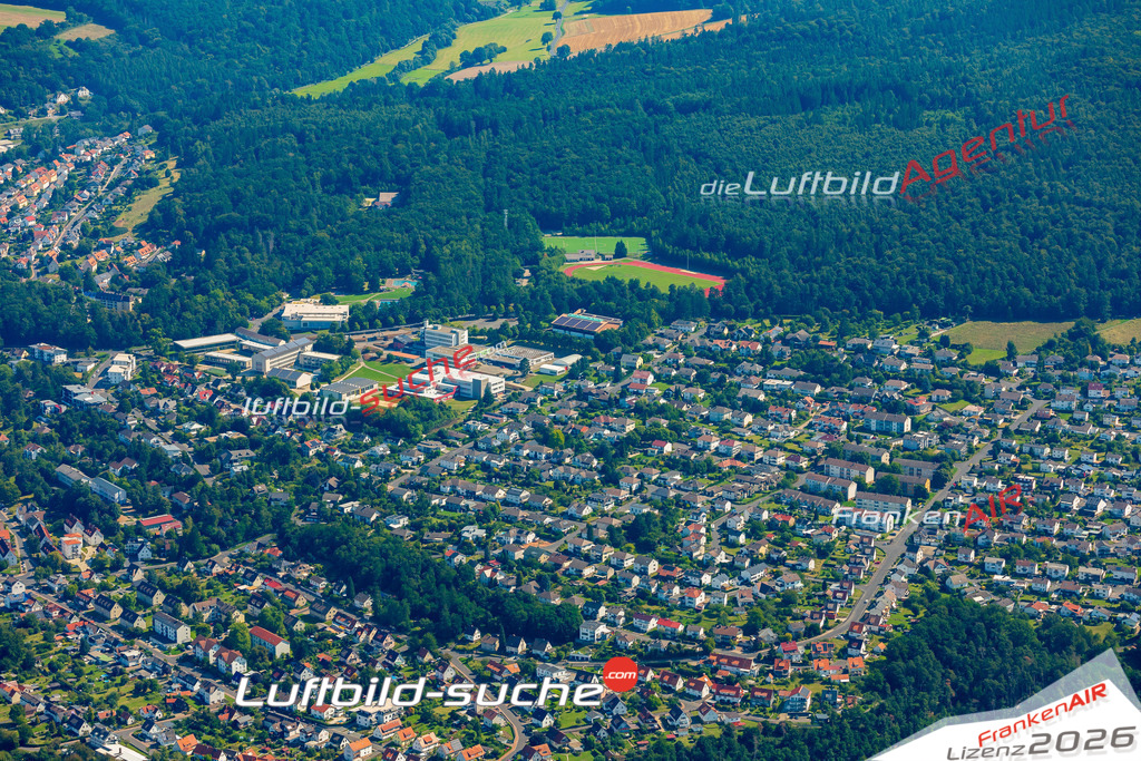 Luftbild der Stadt Melsungen - Das Luftbild wurde 2025 vom UL-Flugzeug heraus erstellt ( keine Drohnenaufnahme ) - Hochauflösende Luftaufnahme - für Wandbilder und großformatige Ausdrucke geeignet. Das besondere Geschenk!Hier alle&nbsp;Infos zur Lizenzierung der LuftaufnahmeWir fliegen auch dieses Jahr wieder in Ihre Region um Luftbilder zu erstellen.- Luftbild anfragen