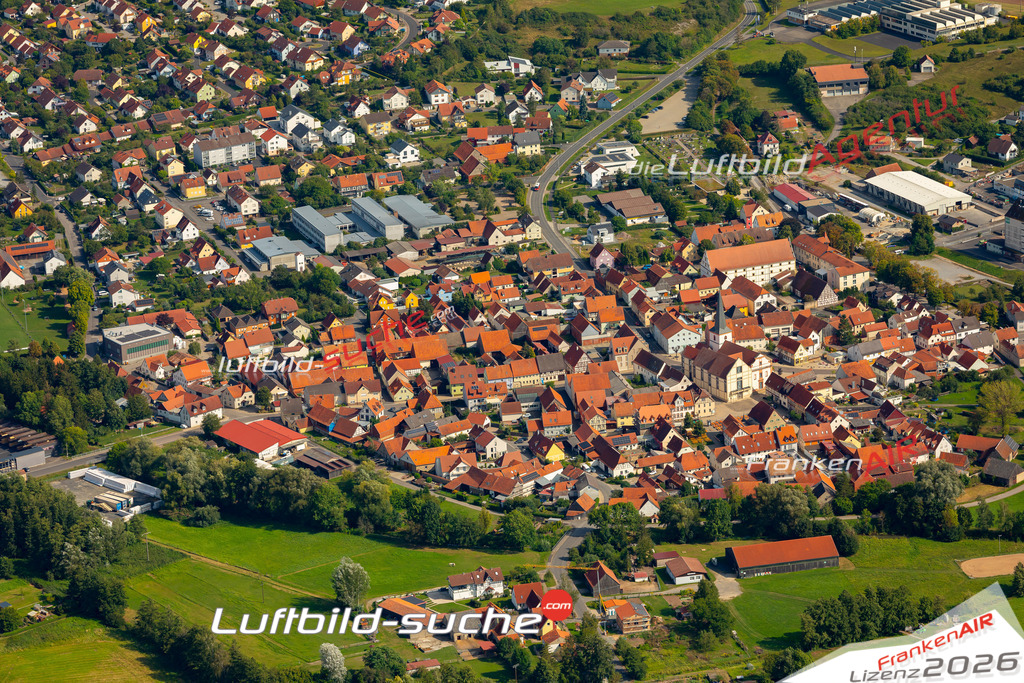 Das Luftbild zeigt :  Stadtlauringen - Die Luftaufnahme wurde 2024 vom UL-Flugzeug aus erstellt ( keine Drohne ) - Hochauflösende Luftaufnahme - Für grossformatige Ausdrucke geeignet. Die Geschenkidee !Mit Lizenz und Bildrechte bestellbar