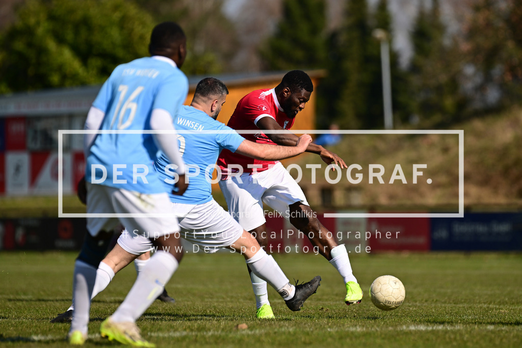 Fußball I Herren I Saison 2025-2026 I 4. Kreisklasse I 13. Spieltag I TSV Stelle II - TSV Winsen-Luhe III I 127821 | Der Sportfotograf. - Realisiert mit Pictrs.com