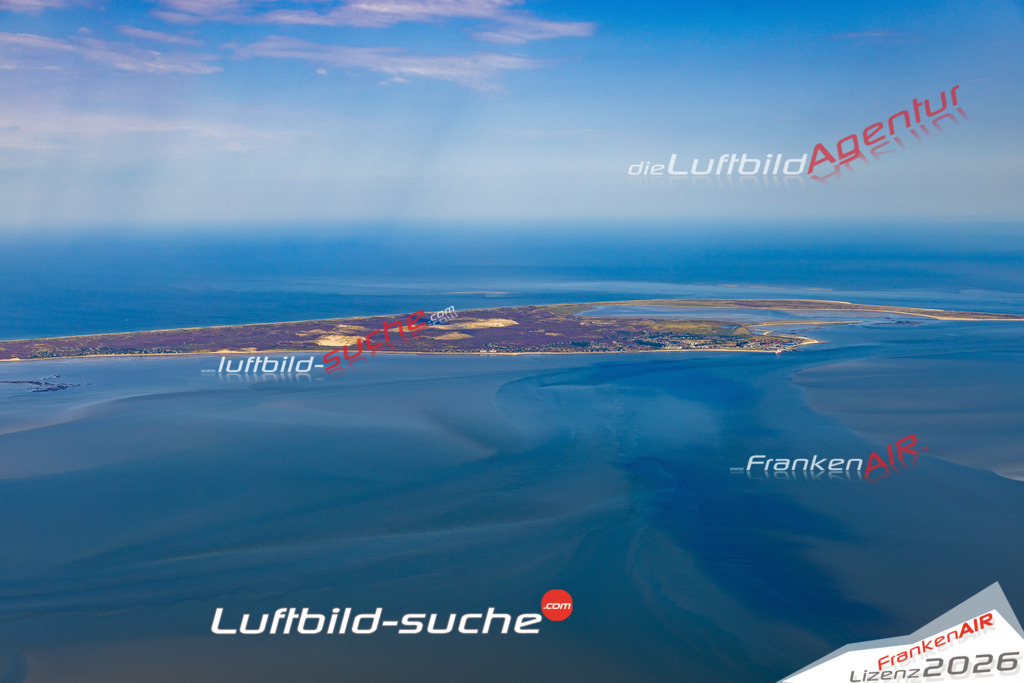 Neue Luftbildaufnahme der Stadt Sylt - Das Luftbild wurde 2025 vom UL-Flugzeug heraus erstellt ( keine Drohnenaufnahme ) - Hochauflösende Luftaufnahme - für Wandbilder und großformatige Ausdrucke geeignet. Das besondere Geschenk!Hier alle&nbsp;Infos zur Lizenzierung der LuftaufnahmeWir fliegen auch dieses Jahr wieder in Ihre Region um Luftbilder zu erstellen.- Luftbild anfragen