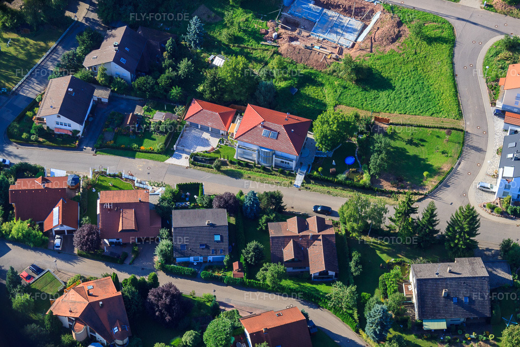 Luftbild: Winzerstr im Ortsteil Ellmendingen in Keltern im Bundesland Baden-Württemberg in Deutschland. Foto: IMG_32436.jpg vom 21.08.2010 durch Werner Riehm/FLY-FOTO.de