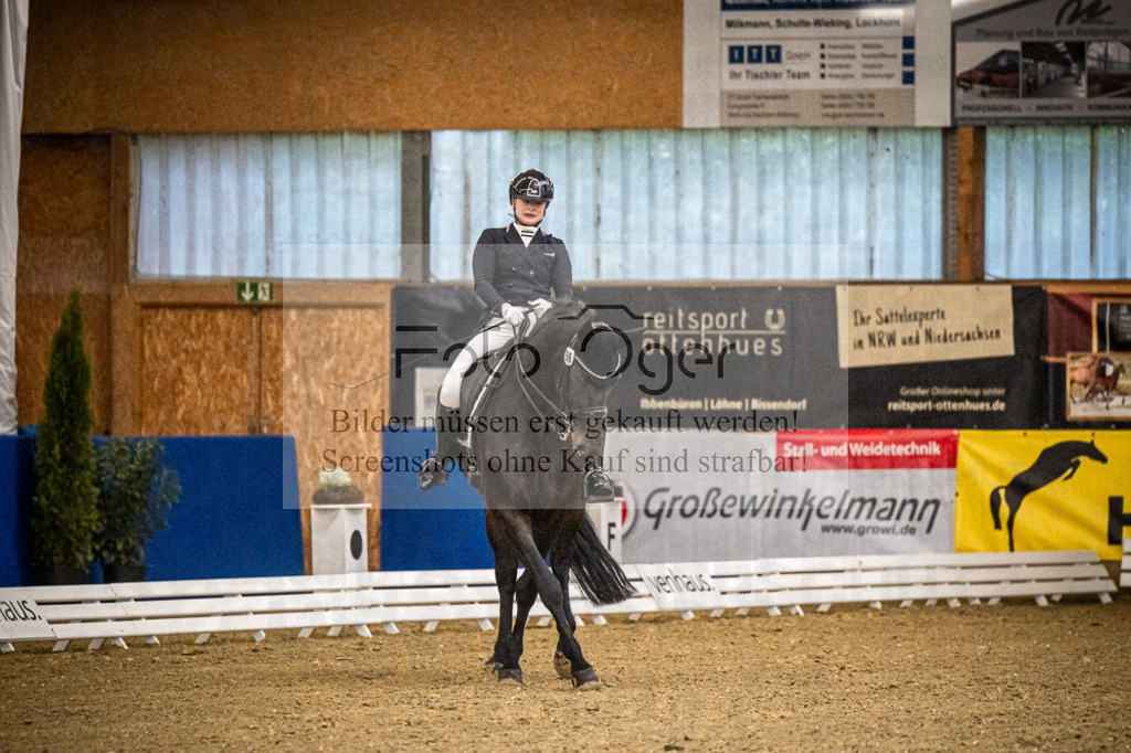 DOS_2463 | Entdecke hochwertige Reitturnierfotos von Foto Oger. Professionell, emotional und authentisch – jetzt Lieblingsmomente im Shop bestellen.Deutschlandweite Turnierfotografie. - Realisiert mit Pictrs.com
