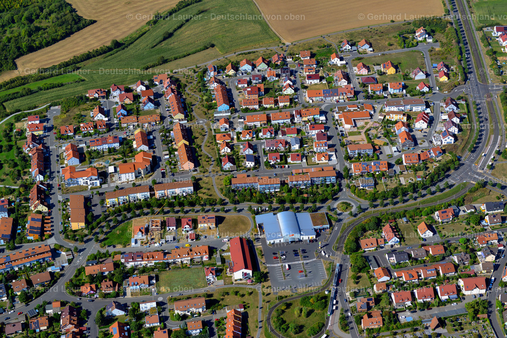 3650399 | ROTTENBAUER 31.08.2016 Wohngebiet - Mischbebauung der Mehr- und Einfamilienhaussiedlung  in Rottenbauer im Bundesland Bayern, Deutschland // Residential area - mixed development of a multi-family housing estate and single-family housing estate  in Rottenbauer in the state Bavaria, Germany Foto: Gerhard Launer