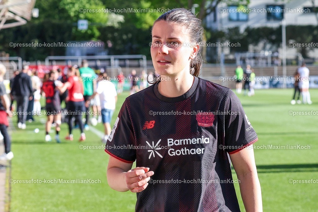 xsscx26042601056 | 26.04.2026, xsscx, Frauen Fussball, Bayer 04 Leverkusen - SC Freiburg, 1. Fussball Bundesliga, 23. Spieltag, Ulrich-Haberland-Stadion, Saison 2025 2026: Katharina Piljic (Bayer Leverkusen #06) DFB regulations prohibit any use of photographs as image sequences and or quasi-video. Photo: xSandraxScherningxPressefotoKochx
