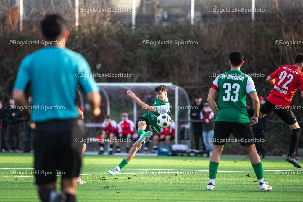 Kreispokal DU/MH/DIN, Achtelfinale, SV Duissern - Spvgg Meiderich 06/95, Duisburg, Germany | 17.01.2026, Fussball, Kreispokal DU/MH/DIN, SV Duissern -Spvgg Meiderich 06/95: Mark Kiss mit einem satten Schuss zum 2:1 für den SV Duissern - Realisiert mit Pictrs.com