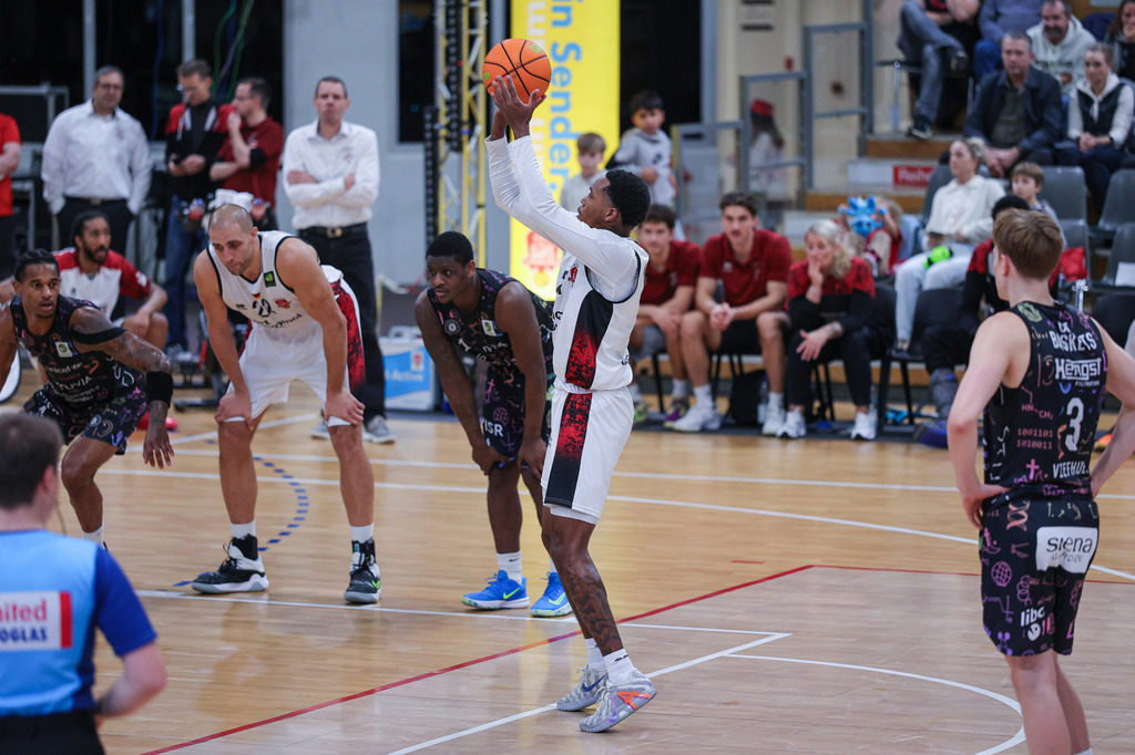 Pro A BAYER GIANTS vs Uni Baskets Münster-75 | Fotos von Basketballspielen aus dem Raum NRW fotografiert von Gero Mueller-Laschet und Daniel Schaefer - Realisiert mit Pictrs.com