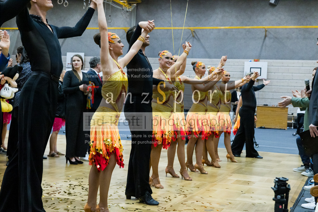 202603145_RL_Lat-Formationen_Nbg_6409 | Tanzsportbilder, Standardtanz, Lateintanz, WDSF, DTV, LTVB, dancecomp, goc, hessen tanzt, blaues band der spree, walzer, tango, wiener walzer, slowfox, quickstepp, samba, rumba, cha-cha-cha, paso doble. jive, hd-kroft photography, turniertanzsport