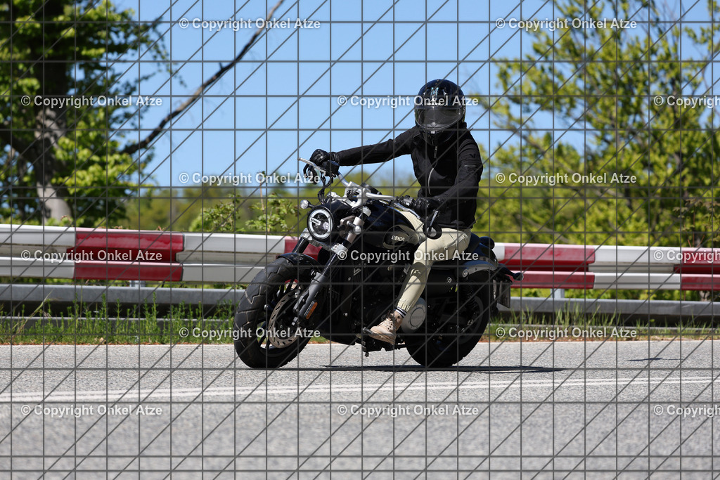IMG_9957 | Fotograf am Kyffhäuser. Onkel Atze. Kyffhäuser Rennstrecke. Café36. Motorsportfotografie. - Realisiert mit Pictrs.com