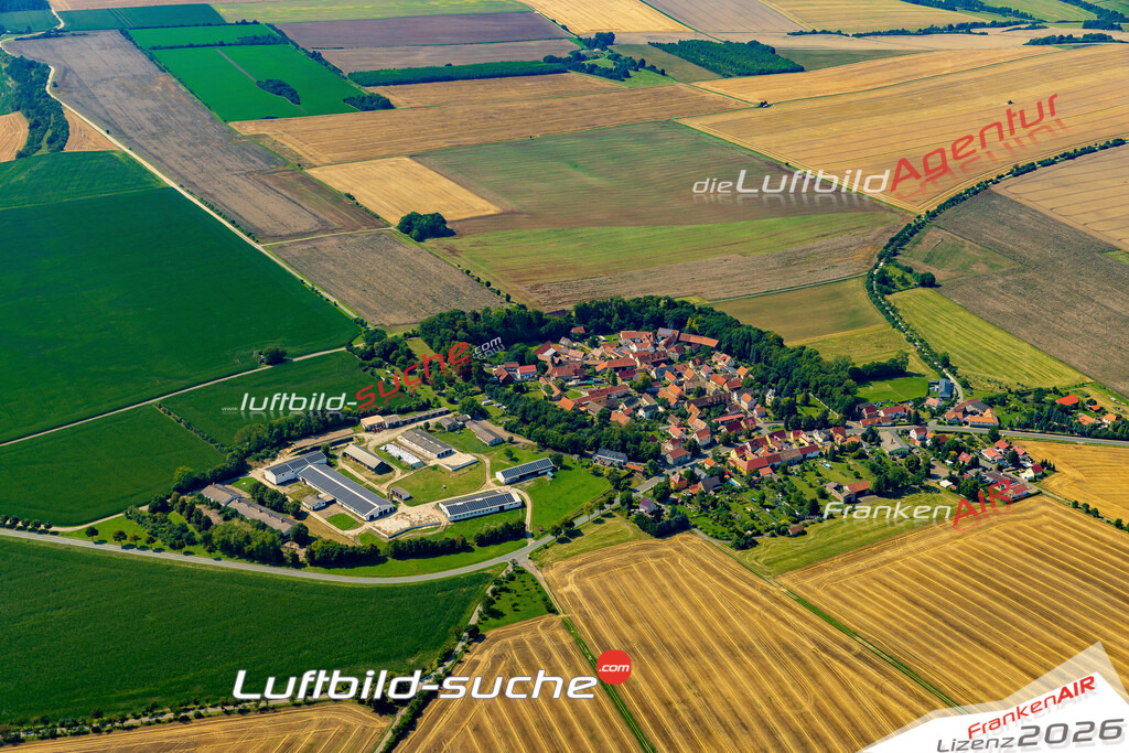 Klassische Luftaufnahme ohne Drohne zeigt:Neckeroda bei Blankenhain - Die Luftbildaufnahme wurde 2025 vom UL-Flugzeug heraus erstellt ( keine Drohnenaufnahme ) - Hochauflösende Luftaufnahme -Nicht vergleichbar mit Google Maps oder Satelittenbilder- Die Geschenkidee !Mit Lizenz und Bildrechte bestellbar