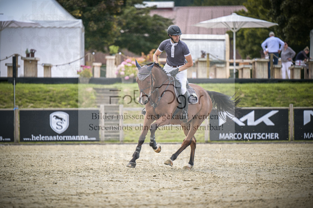DOS_5511 | Entdecke hochwertige Reitturnierfotos von Foto Oger. Professionell, emotional und authentisch – jetzt Lieblingsmomente im Shop bestellen.Deutschlandweite Turnierfotografie. - Realisiert mit Pictrs.com