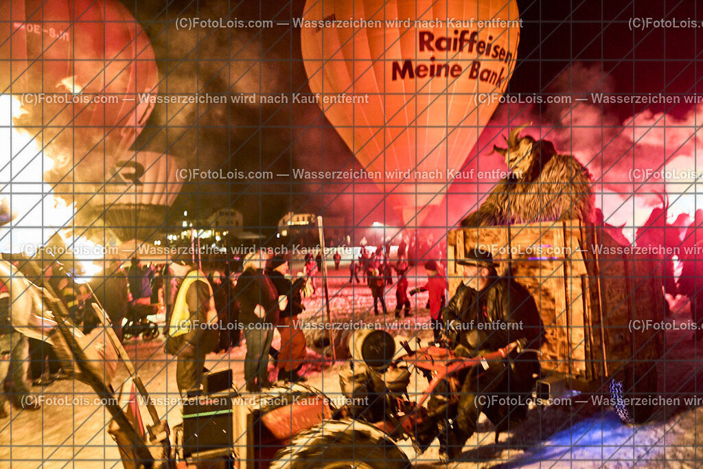 ALP5040_Nacht der Ballone_Gaminger Oetscherteufeln | NACHT DER BALLONE in Lackenhof am Ötscher, Sa 28. Dezember 2024.Mit einer Schauübung der Bergrettung Lackenhof, dem Ballonclub Ötscherland und den Gaminger Ötscherteufeln unter Zusammenarbeit mit der FF Lackenhof, dem Musikverein, dem Pensionistenverband, dem CampingClub, der Schirmbar und Konditorei Czihak, der Fuchswaldhütte und der Pizzeria Venezia, die für die Verköstigung sorgten, sowie der Ötscherliftgesellschaft, der Gemeinde Gaming und dem Ötscher-Tourismusverband.