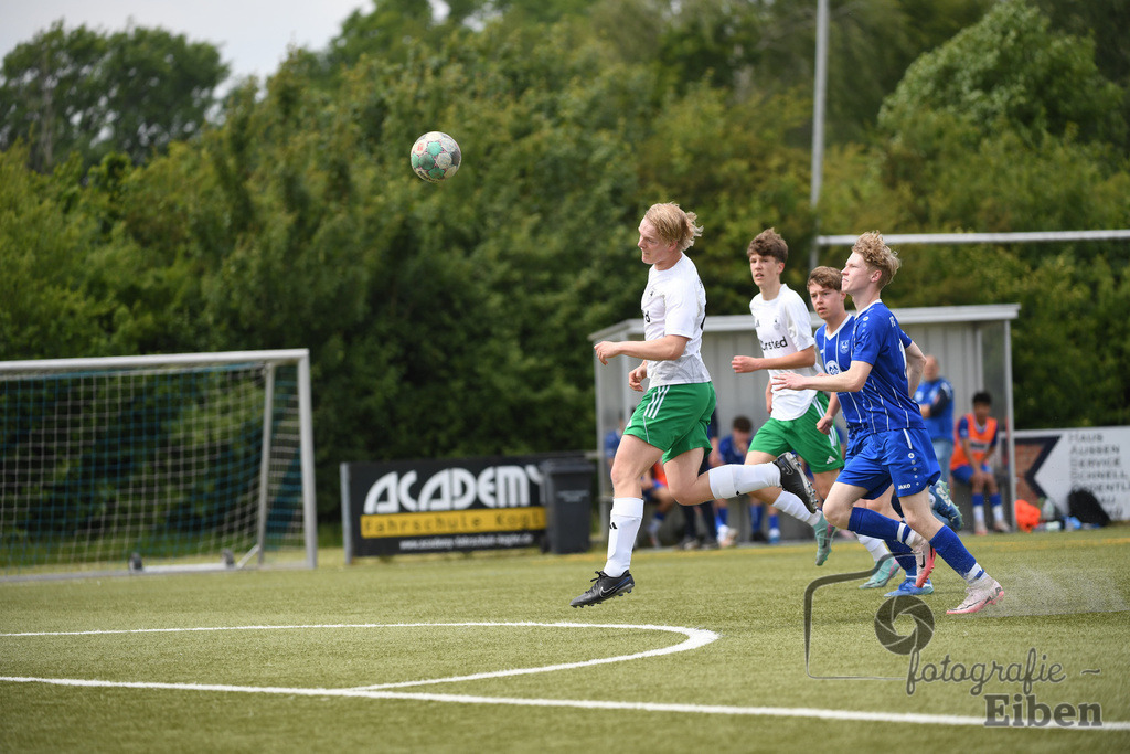 FC Rastede-JSG Esens/Dornum | B-Jugend Bezirksliga; FC Rastede (blau)-JSG Esens/Dornum (weiß) am 24.05.2025 in Rastede (Sportanlage Kötterswegs), Photo: Philip Eiben 2025 - Realisiert mit Pictrs.com