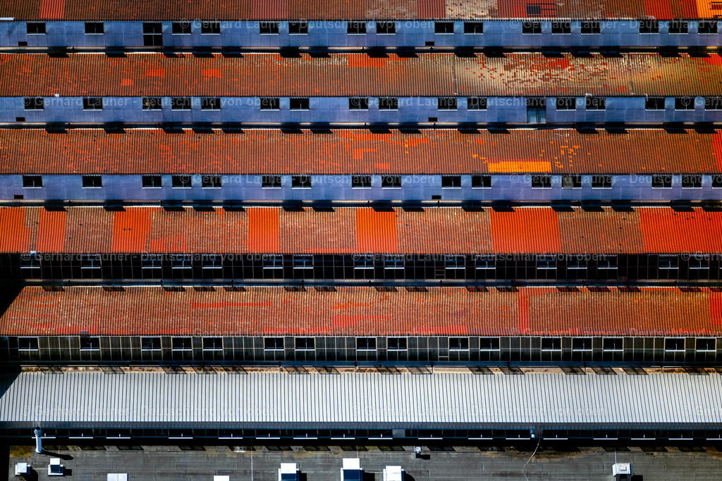 4034611 | Dach eines Gebäudes des Mercedes Wekes in Stuttgart