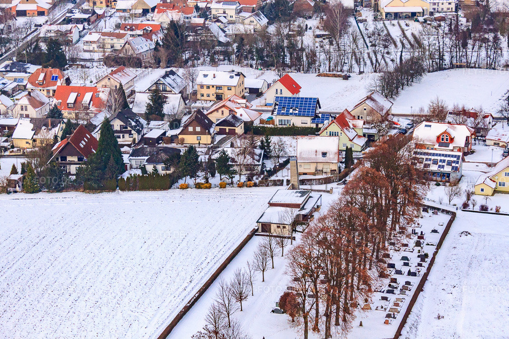 Luftbild: Friedhof bei Schnee in Dierbach im Bundesland Rheinland-Pfalz in Deutschland. Foto: IMG_23668.jpg vom 16.01.2010 durch Werner Riehm/FLY-FOTO.de