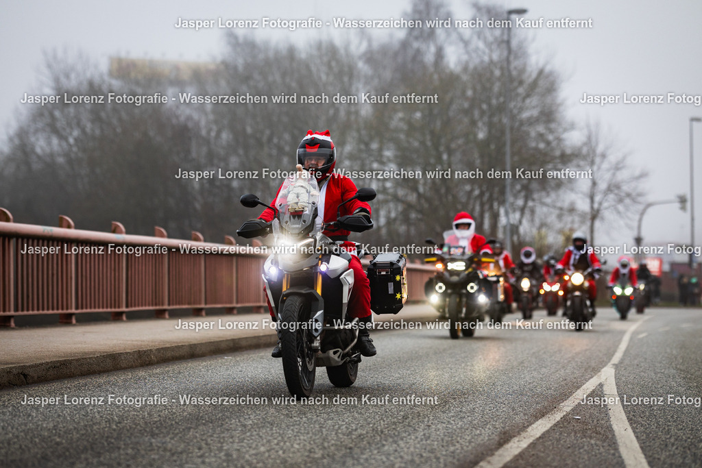 X-Mas Ride I Kiel I 2025 | Jasper Lorenz Fotografie - Realisiert mit Pictrs.com