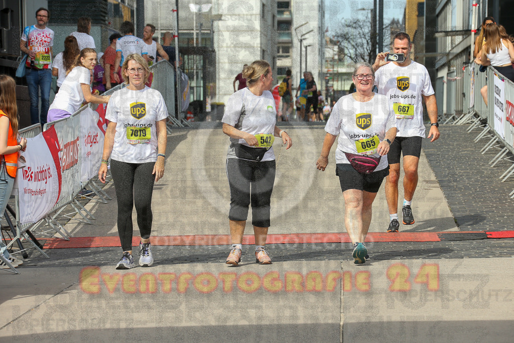 250920_1348_EX1_6708 | Sportfotografie im Rhein-Sieg Kreis, Köln, Bonn, NRW, Rheinland Pfalz, Hessen, etc. Unser Tätigkeitsfeld umfasst den Laufsport vom Volkslauf über den Marathon, Duathlon, Triathon bis zum Ultralauf wie Kölnpfad Ultra oder Schindertrail.