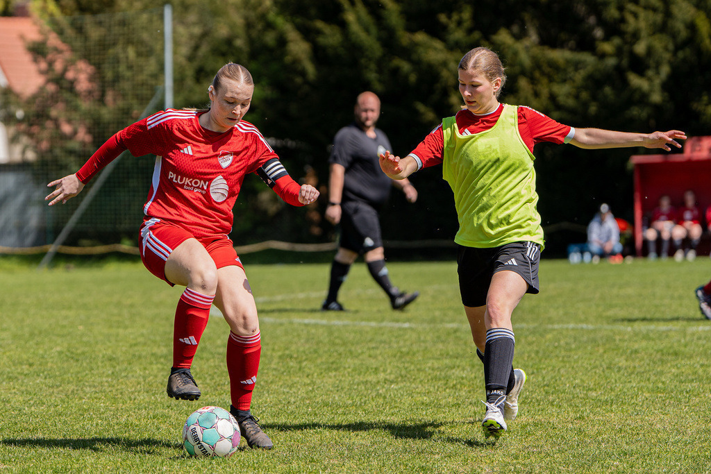 Fußball I Frauen I Saison 2025-2026 I Bezirksliga Weser-Ems Mitte I 17. Spieltag I SV RW Visbek - SG Damme-Lembruch I 11605 | jns.sportfotos - Realisiert mit Pictrs.com