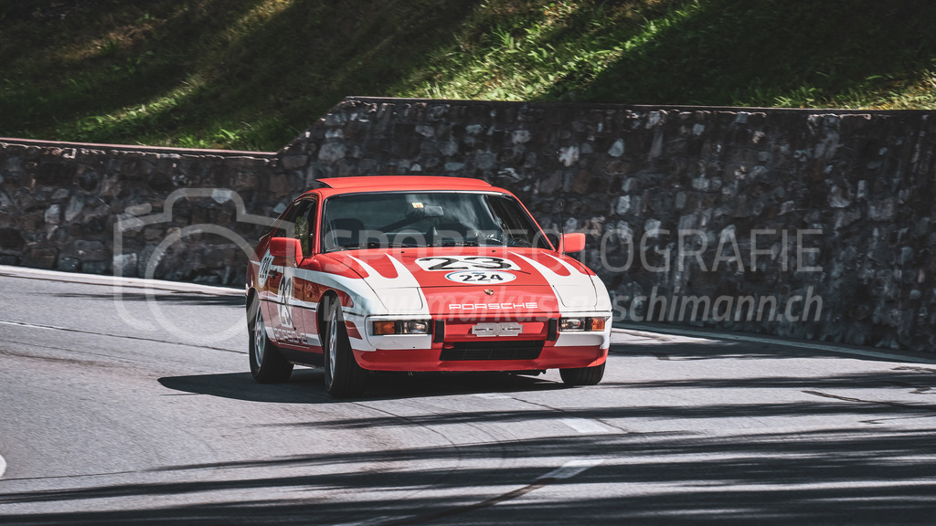 19. Arosa ClassicCar 2023 - 2. September 2023 | 19. Arosa ClassicCar 2023
Arosa, Schweiz
Zaugg Erich aus Mörschwil mit der Startnummer 224 in einem Porsche 924S, Jahrgang 1987, in der Klasse Classic Trophy.
@arosaclassiccar, @arosa.official, #arosaclassiccar, #arosa, #76curves, #classiccar
Bild: Sportfotografie Markus Aeschimann | www.markus-aeschimann.ch - Realisiert mit Pictrs.com
