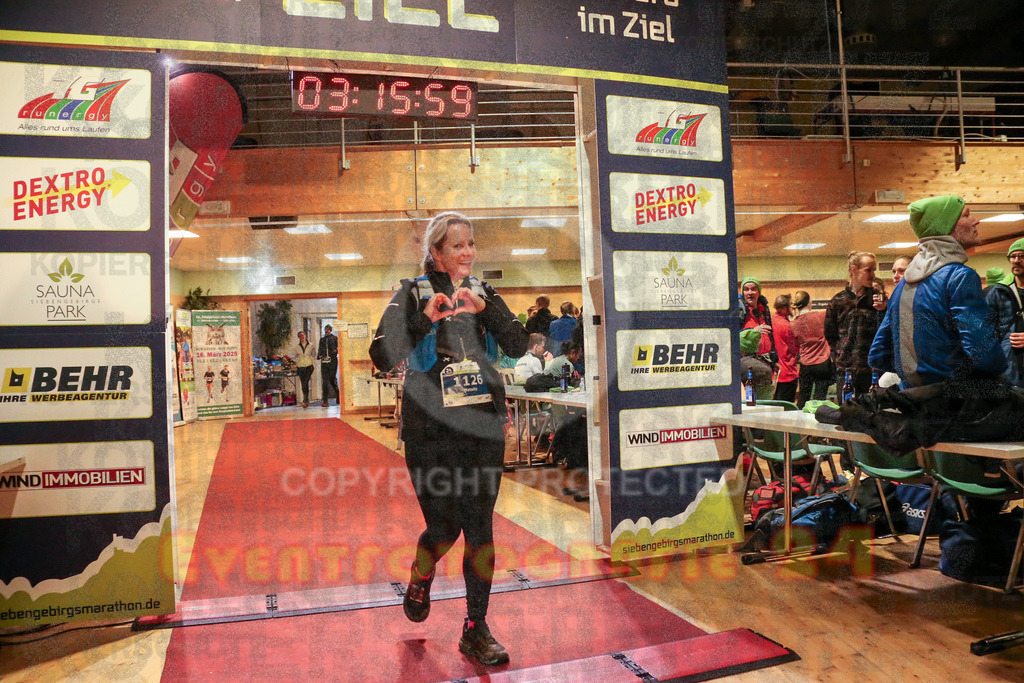 241208_1218_EX1_7536 | Sportfotografie im Rhein-Sieg Kreis, Köln, Bonn, NRW, Rheinland Pfalz, Hessen, etc. Unser Tätigkeitsfeld umfasst den Laufsport vom Volkslauf über den Marathon, Duathlon, Triathon bis zum Ultralauf wie Kölnpfad Ultra oder Schindertrail.