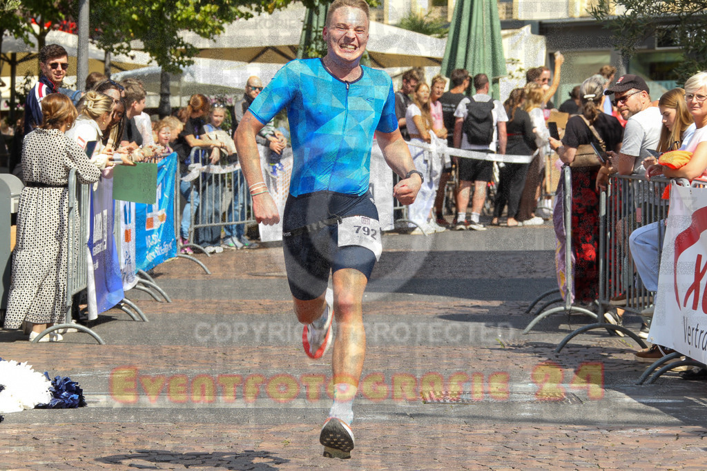 250824_1450_EV4_2267 | Sportfotografie im Rhein-Sieg Kreis, Köln, Bonn, NRW, Rheinland Pfalz, Hessen, etc. Unser Tätigkeitsfeld umfasst den Laufsport vom Volkslauf über den Marathon, Duathlon, Triathon bis zum Ultralauf wie Kölnpfad Ultra oder Schindertrail.