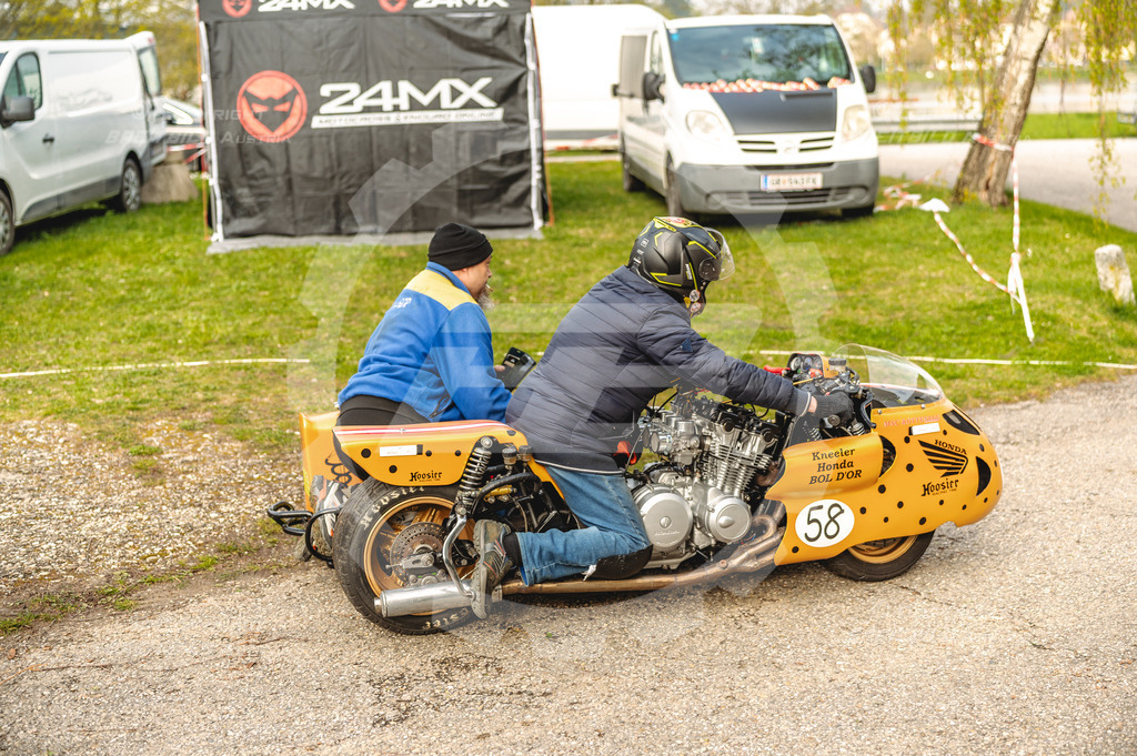 0121 - Bergrennen Landshaag2026 | BREITBILD Austria Webshop

Finde Fotos von: Breitbild, Breitbild Austria, Landshaag, Europeanbikers, KTM, BMW, Bergrennen, Bikeporn, Carporn, Bikes, Cars, Fotografie, Oberösterreich, Österreich, Berufsfotograf, Motorradteile Ganster, Julbach, Pannoniari - Realisiert mit Pictrs.com