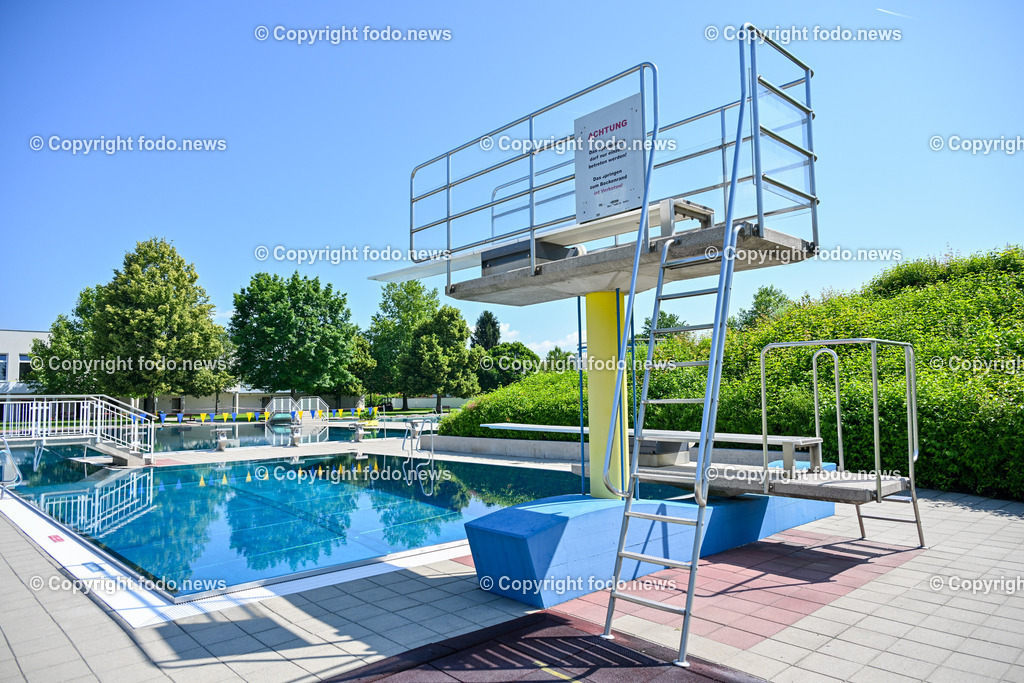 Vitalwelt Freibad Perg_ 05.06.2024-10 | 05.06.2024, Perg, AUT, Vitalwelt Perg, im Bild Freibad, Schwimmbecken, Sprungturm, Rutsche, Drohne
